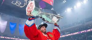 Český brankář Šimon Hrubec po vítězství v Lize mistrů v hokeji (Champions Hockey League) s ZSC Lions Český brankář Šimon Hrubec po vítězství v Lize mistrů v hokeji (Champions Hockey League) s ZSC Lions