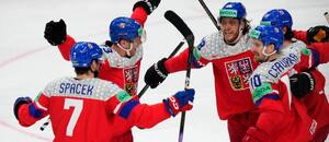 MS v hokeji 2024: Čeští hokejisté oslavují jediný gól v utkání s USA, který je posunul do semifinále proti Švédsku