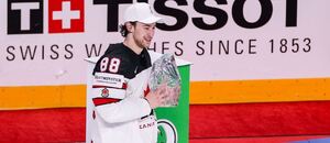 MS hokej - individuální ocenění: Kanaďan Andrew Mangiapane s trofejí pro nejužitečnějšího hráče (MVP) MS v hokeji 2021
