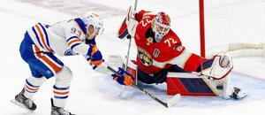 Brankář Floridy Sergei Bobrovsky byl vyhlášen 1. hvězdou úvodního finále Stanley Cupu. Sledujte play off NHL živě na Sazkabet TV.