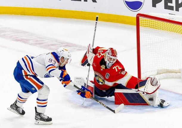 Brankář Floridy Sergei Bobrovsky byl vyhlášen 1. hvězdou úvodního finále Stanley Cupu. Sledujte play off NHL živě na Sazkabet TV.