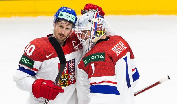 Roman Červenka a Lukáš Dostál na MS v hokeji 2024, oba jsou nominovaní na ocenění IIHF Hokejista roku 2024