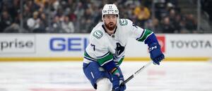 Filip Hronek prodloužil s Vancouverem Canucks smlouvu na dalších 8 let.