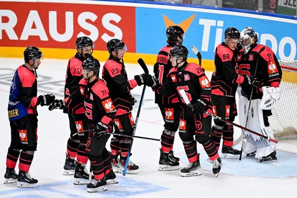 Sparta Praha má po prohře s Sheffieldem Steelers nad čím přemýšlet. Dalším soupeřem v CHL je Eisbären Berlin.