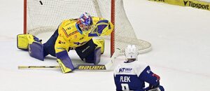 První hvězda devátého týdne v ELH 24/25 Jakub Flek z Komety Brno skóruje v zápase s Českými Budějovicemi