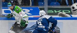 Hokej Tipsport extraliga, zápas Mladá Boleslav vs. Kometa Brno, na kotouči Jakub Flek z Komety