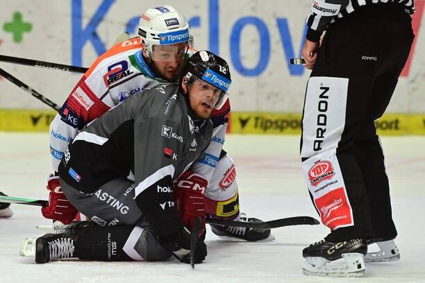 Hokej, Tipsport extraliga 2024: Tomáš Zohorna (Dynamo) a Dávid Gríger (Energie) se dnes mohou střetnout v zápase Pardubice - Karlovy Vary