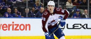 Hokejový útočník Martin Nečas v dresu klubu NHL Colorado Avalanche.