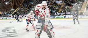 Hokej, Spengler Cup 2024, Miloš Kelemen v úvodním zápase Dynama. Dnes Pardubice vyzve Kärpät Oulu