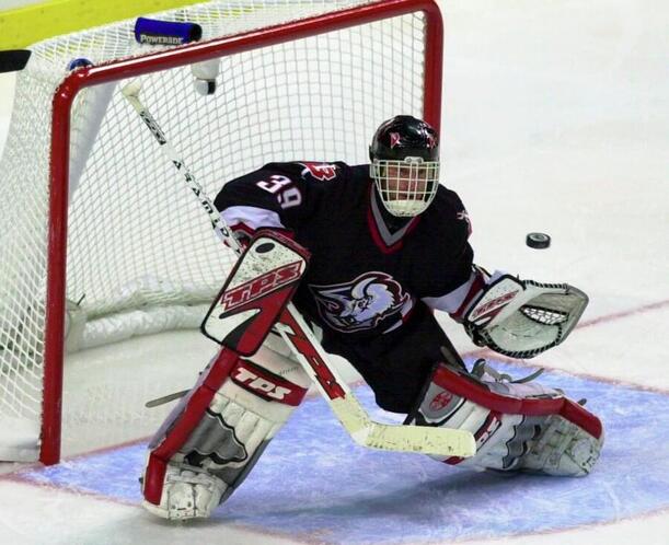 Český hokejový brankář Dominik Hašek v NHL za Buffalo Sabres.