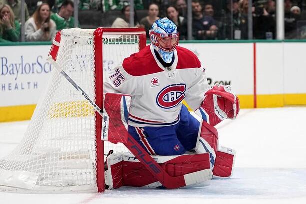 Brankář Montrealu Canadiens Jakub Dobeš v zápase NHL.