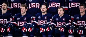 Reprezentace USA při týmovém focení před turnajem NHL 4 Nations Face-Off 2025.