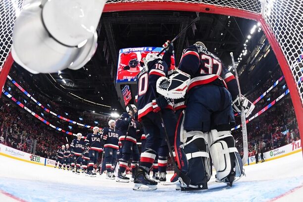 4 Nations Face-Off 2025, hráči USA se radují po výhře nad USA