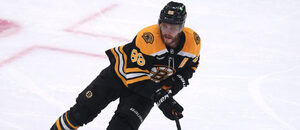 Útočník Bostonu Bruins David Pastrňák je českým rekordmanem NHL.