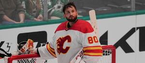 Český hokejový brankář Dan Vladař v NHL mění dres, po letech v Calgary je nově gólmanem Philadelphie. Český hokejový brankář Dan Vladař v NHL mění dres, po letech v Calgary je nově gólmanem Philadelphie.
