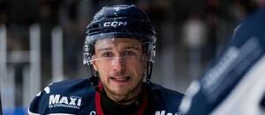 Útočník Jakub Vrána v dresu Linköpingu Útočník Jakub Vrána v dresu Linköpingu